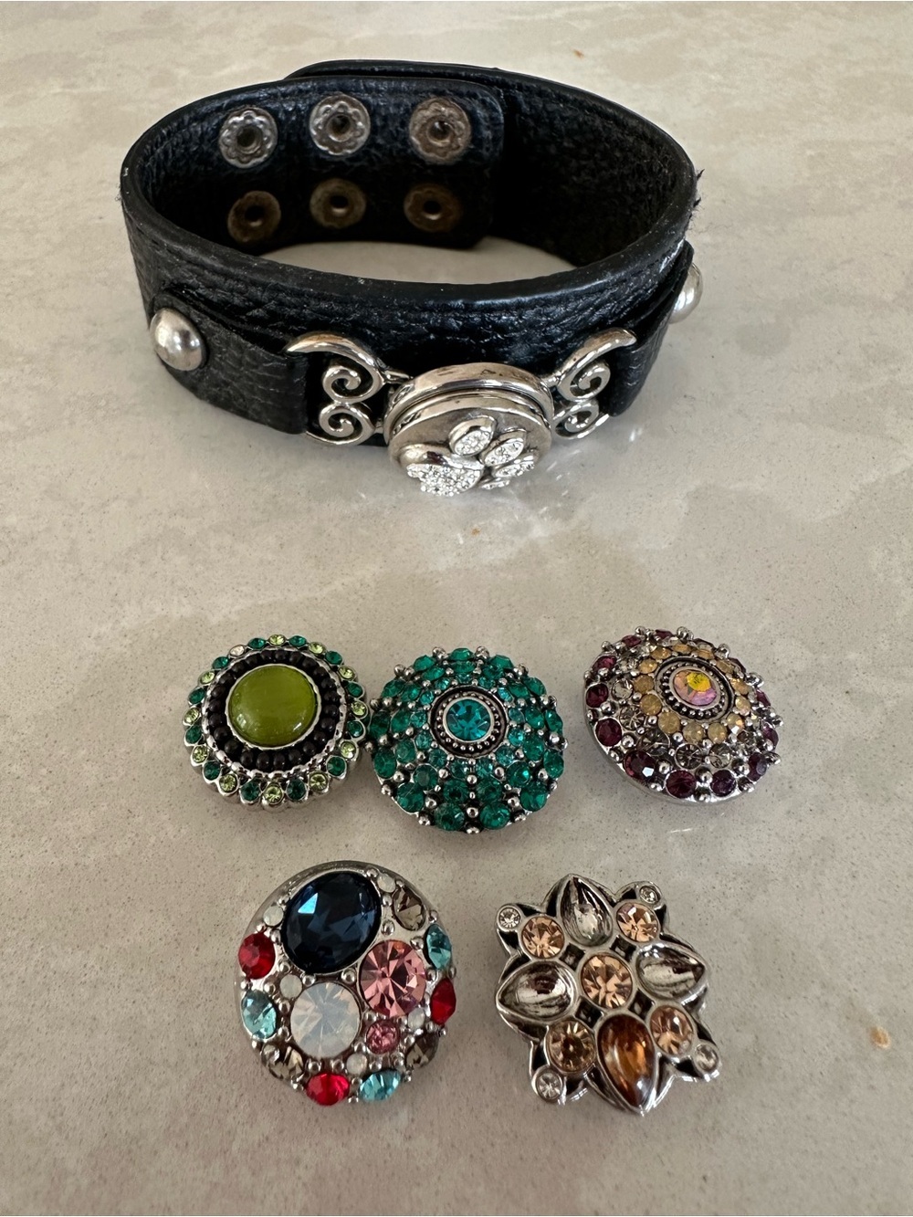 Magnolia Interchangeable Snap Bracelet with Multicolor Gem Snaps - Black